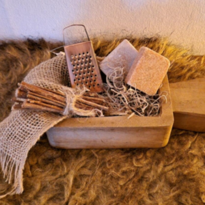 Klein Houten Bakje met Handvat – Perfect voor Amberblokjes en Decoratie