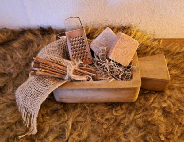Klein Houten Bakje met Handvat – Perfect voor Amberblokjes en Decoratie